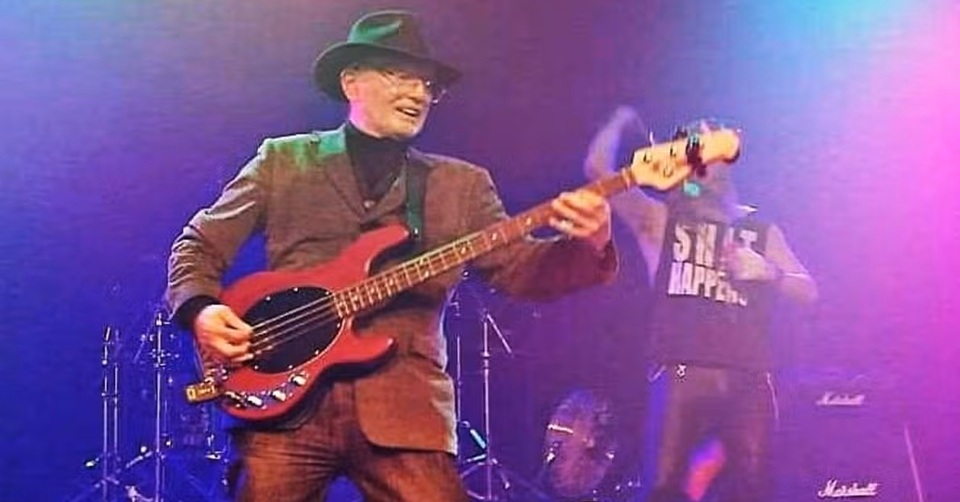 Odešel Barry Mitchell, basák nejranějšího úsvitu QUEEN