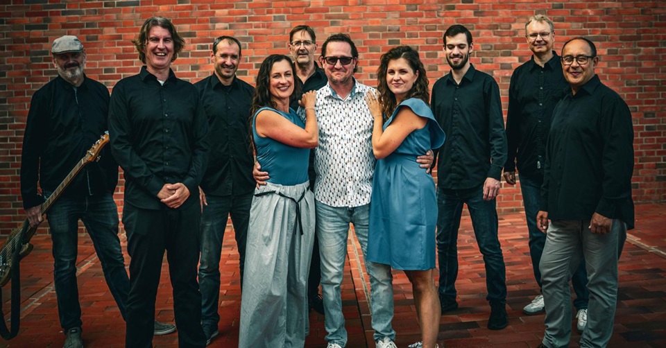 Rocková kapela eNDee boří žánrové bariéry: Spojení s Chrudimskou komorní filharmonií slibuje nevídaný hudební zážitek!
