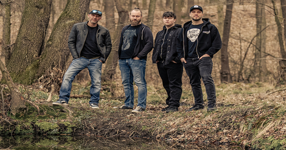 Kapela HELPNESS slaví 30 let a hlásí se s novou energií!